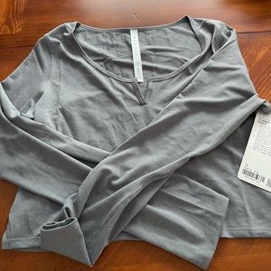 Lululemon Cropped Henley Tee Gray
